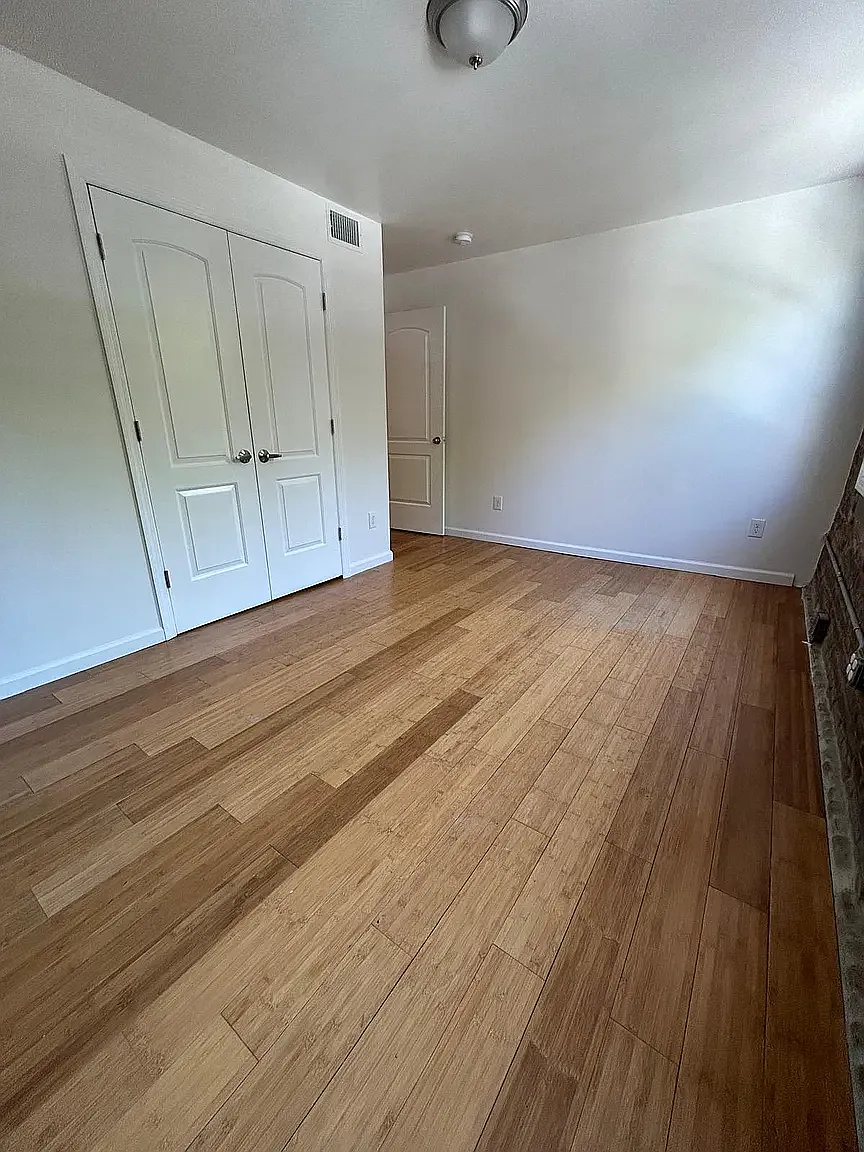 3 bed, 1000 sqft, $2,699 — Photo 3