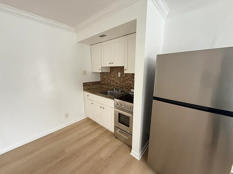 220 Walton Blvd #2 — Photo 9