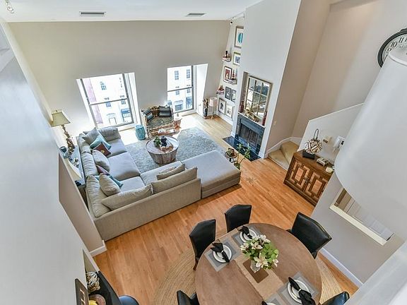 3rd image of 201 Newbury St APT 502