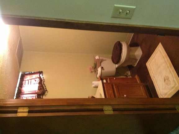 4th image of 709 Kent Cir