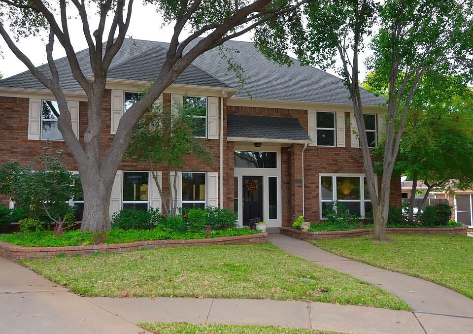 1st image of 2085 Strathmore Dr
