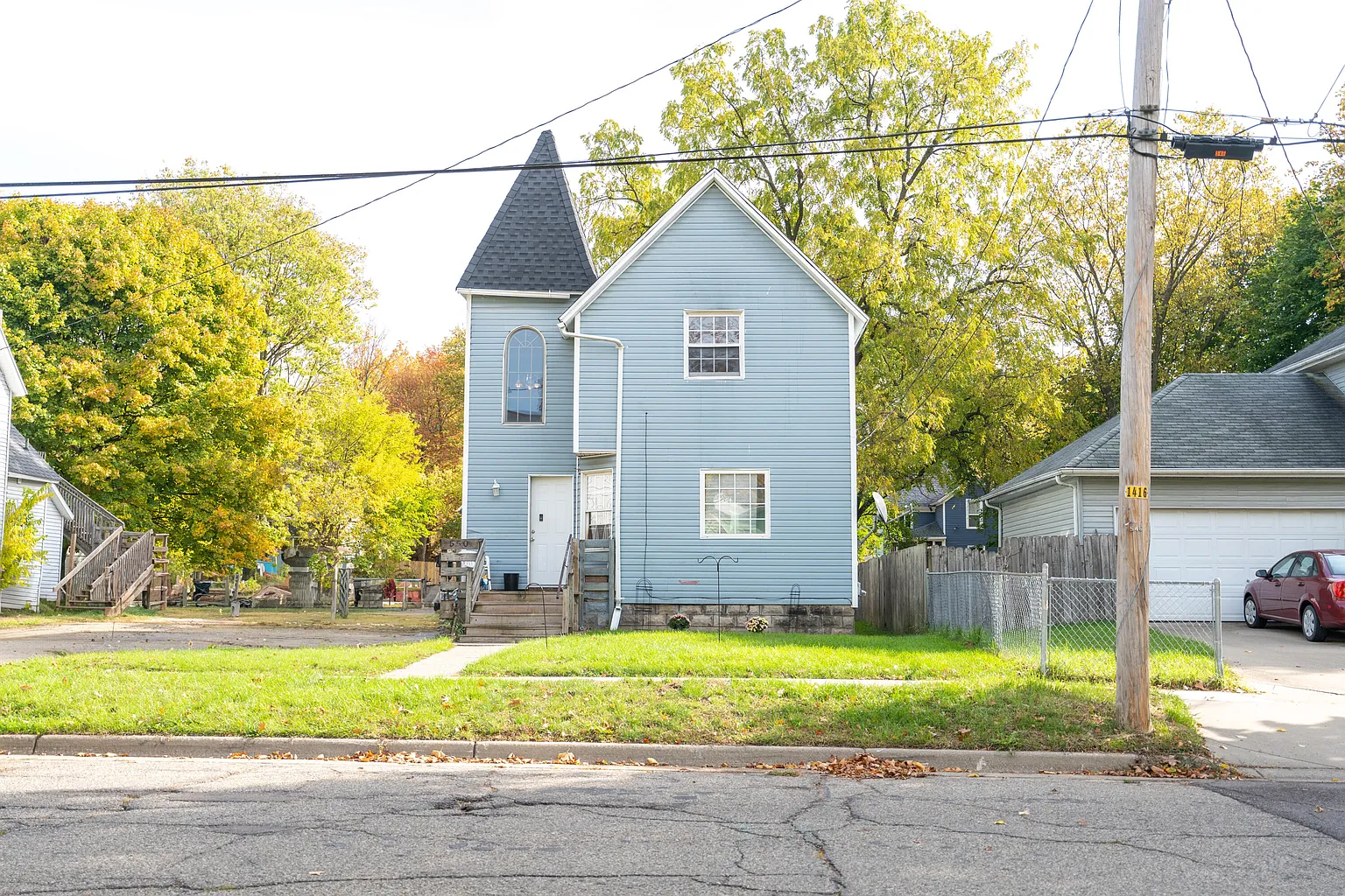 550 Phelps Ave photo 1