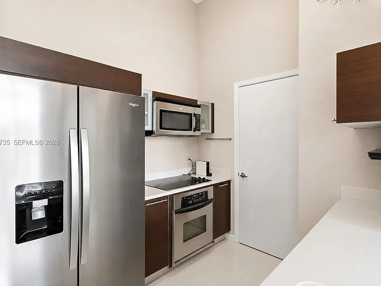 1900 N Bayshore Dr #715 — Photo 12