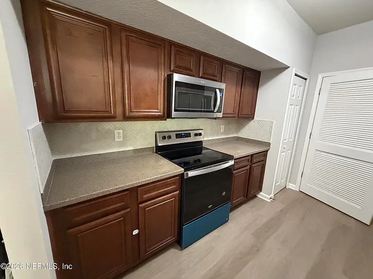 8201 Green Parrot Rd #106 — Photo 8