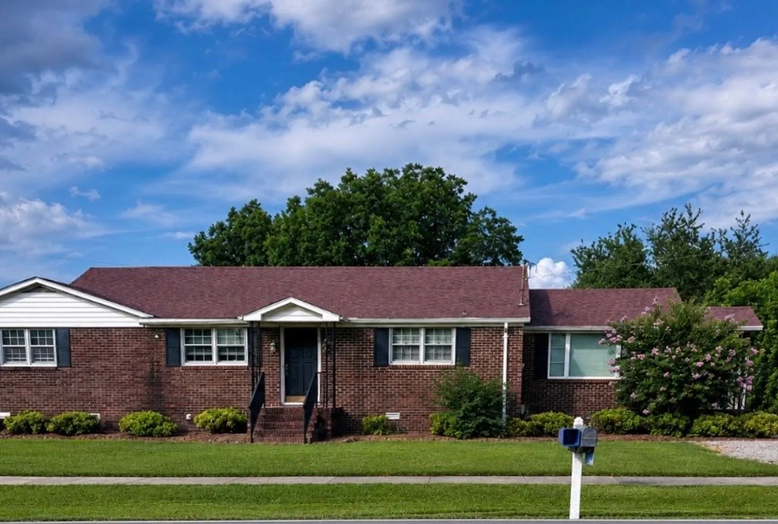 4 Bedroom, 2 Bath — Photo 1