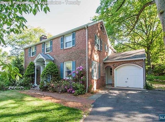 Garage & Side Entrance