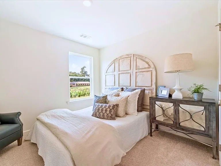 2036 Woodbine Way — Photo 5
