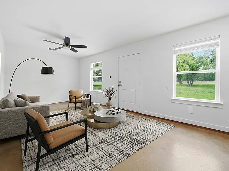 102 Rose Dr #B — Photo 6