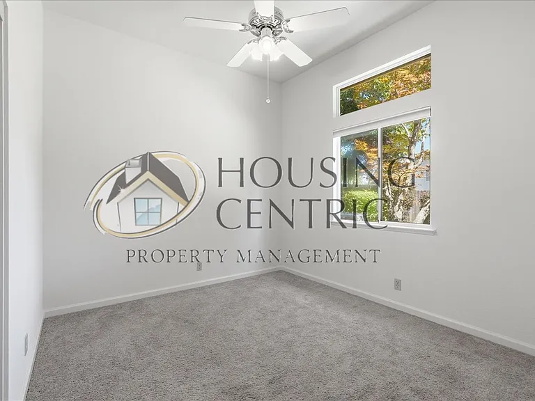 108 Pembury Way — Photo 32