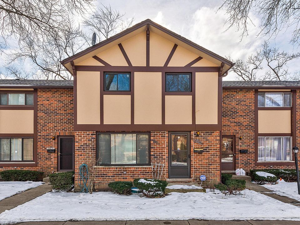 1st image of 18W269 Kirkland Ln