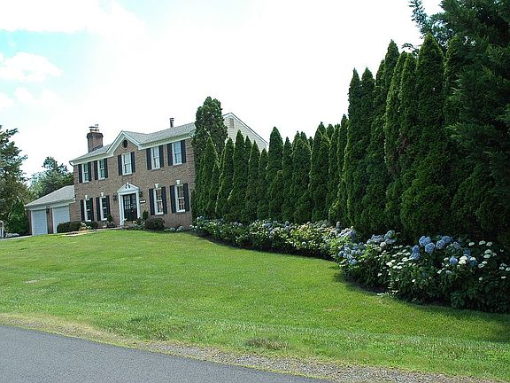 2nd image of 11921 Holly Spring Dr