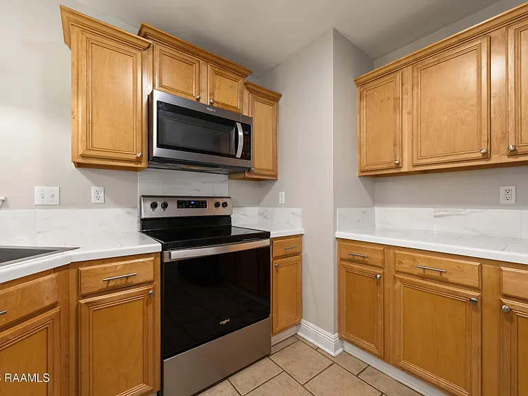 412 Crest Cir — Photo 9