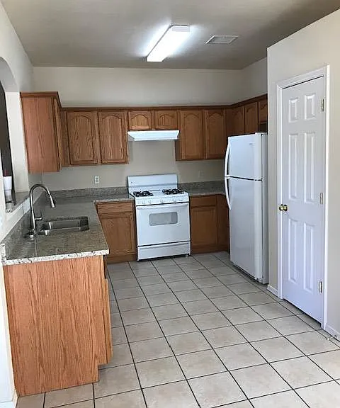 841 Chile Ct — Photo 5