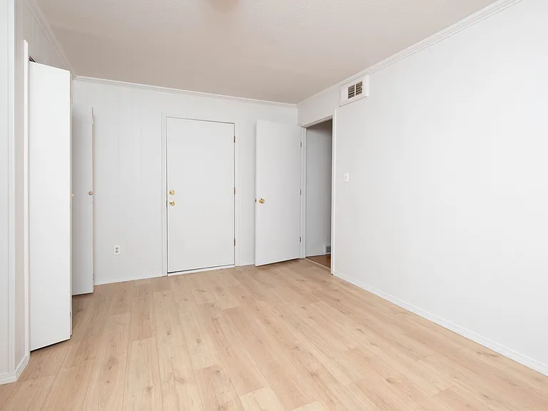 2050 Bowie St — Photo 16