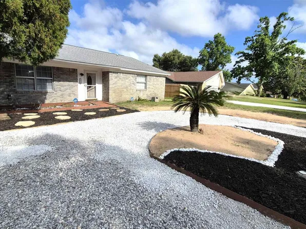 5570 Charbar Dr, Pensacola, FL 32526