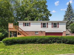 2 Beverly Ln, Peekskill, NY 10566