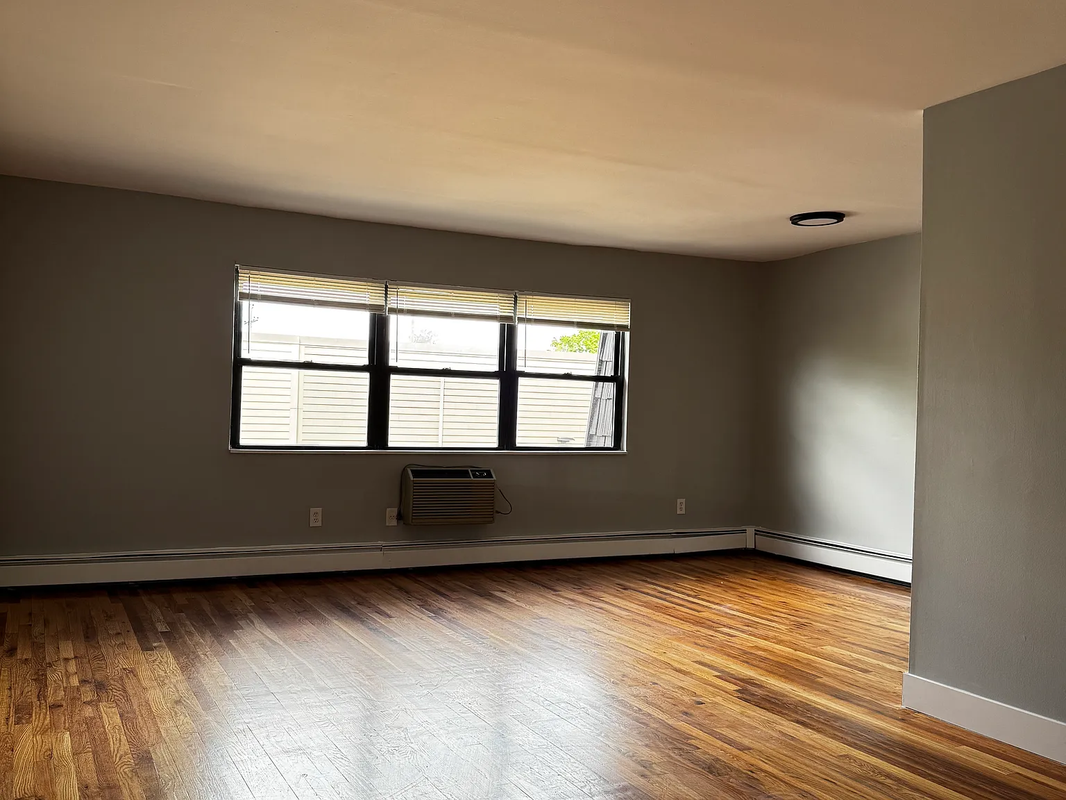 1 bed, $1,900 — Photo 3