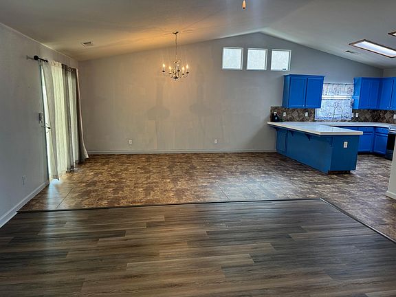 5th image of 1960 E Sandalwood Avenue NE