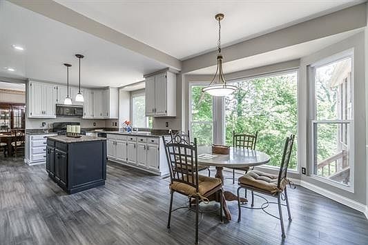 1st image of 827 Twilight Dr