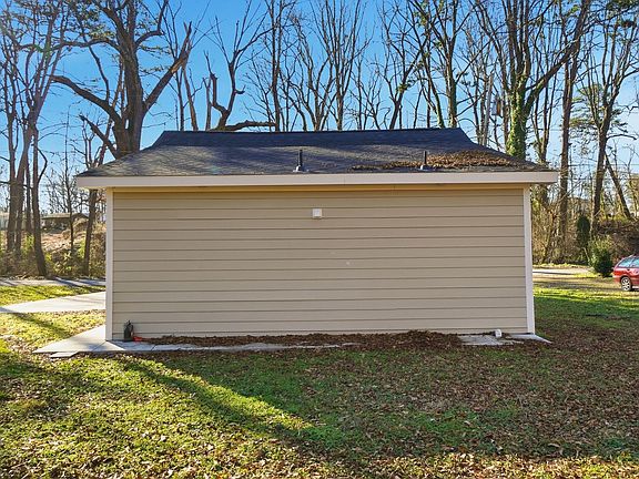2nd image of 930 Bond Ave