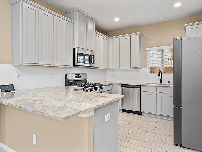 24717 Teton Hollow Trl — Photo 8