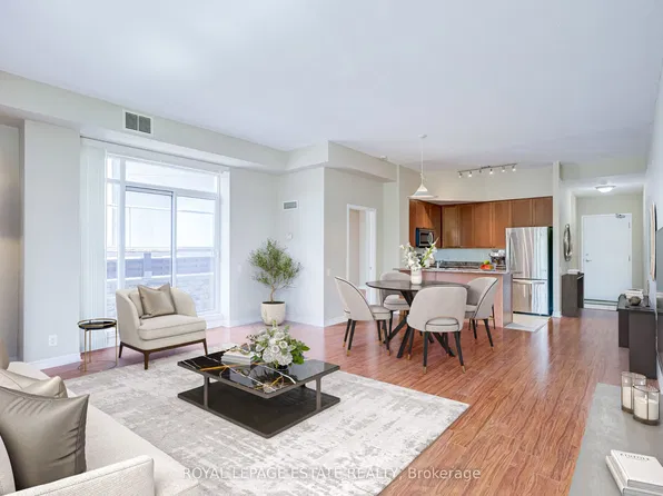 11121 Yonge St #110, Richmond Hill, ON L4C 0S7