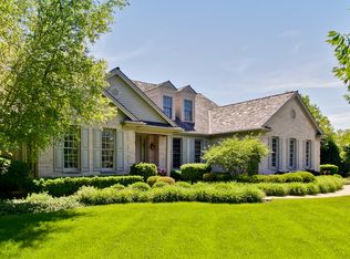 851 S Southmeadow Ln, Lake Forest, IL 60045