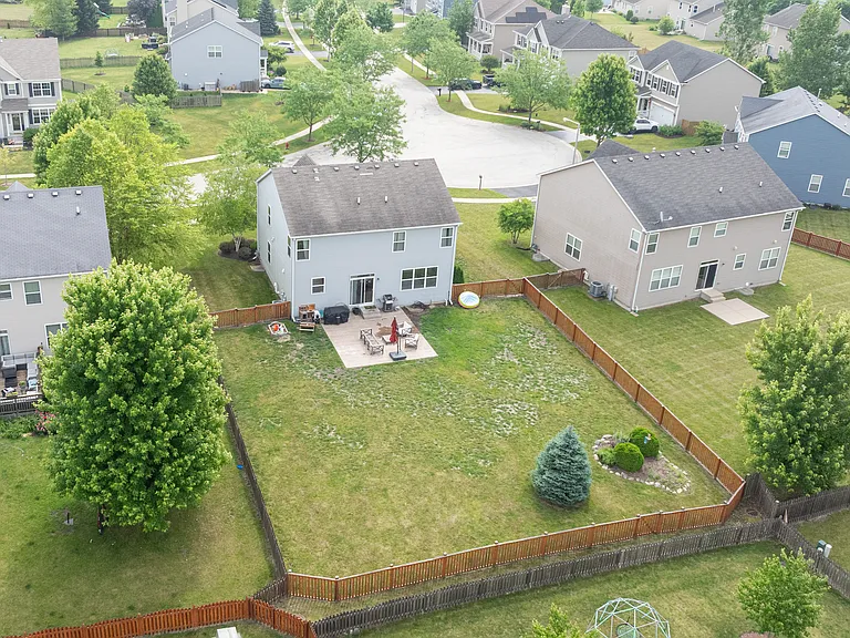 4333 Schofield Dr — Photo 2
