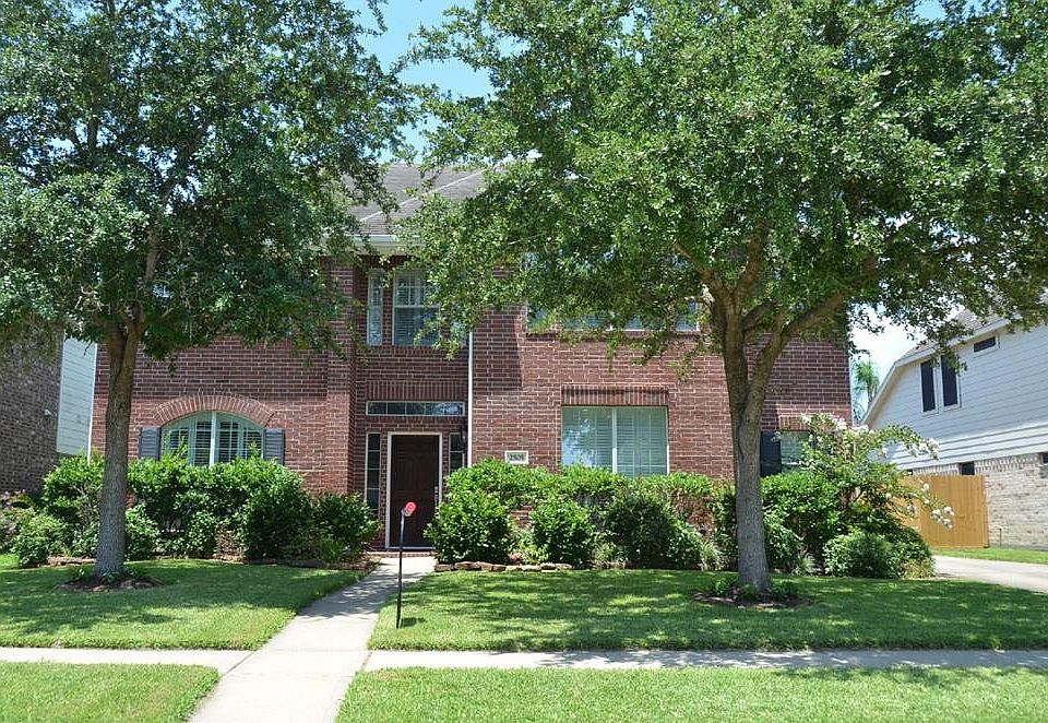 1st image of 2505 Pine Lake Dr