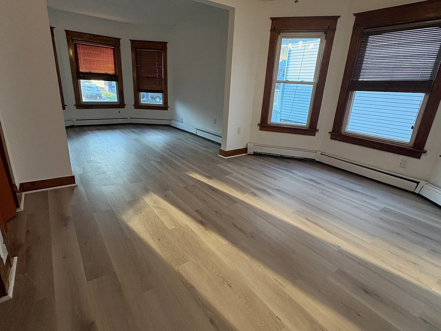 826-28 Hampton Ave — Photo 4