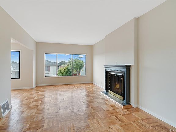3rd image of 368 Country Club Dr