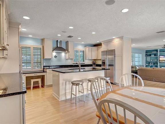 5th image of 5450 Shadow Lawn Dr