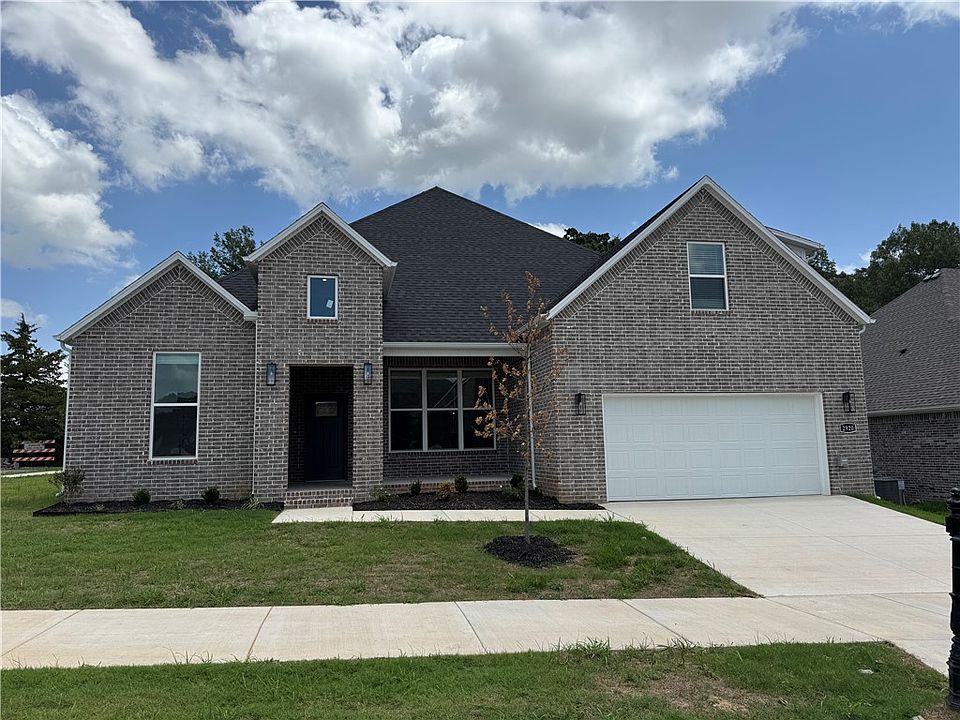 1st image of 2920 N Chapel Dr