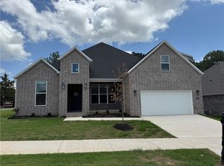 2920 N Chapel Dr, Fayetteville, AR 72704