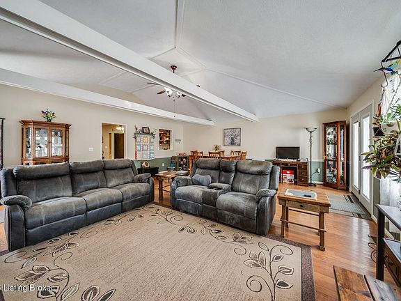5th image of 7505 Jamaica Dr