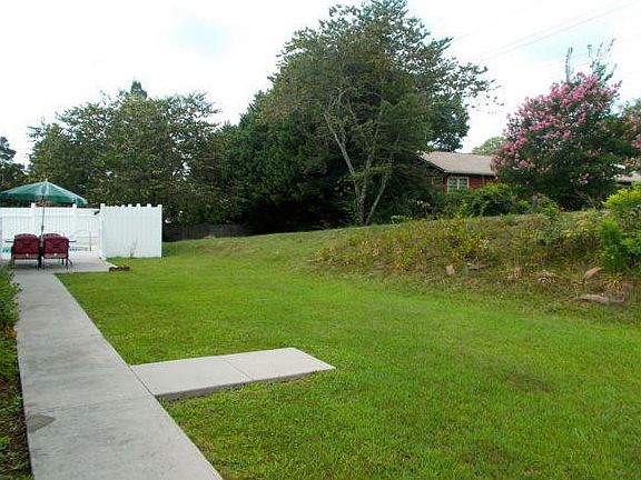 3rd image of 527 Mountain Pass Ln