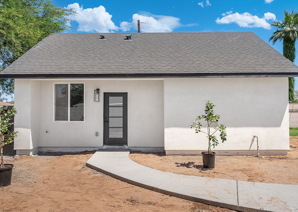 1st image of 1822 E Roma Ave #2