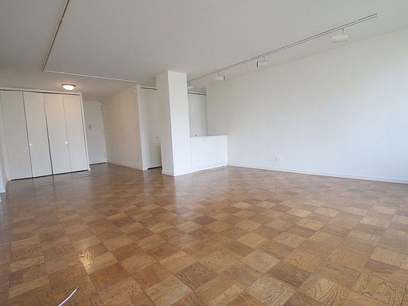 4th image of 333 E 30th St APT 18B