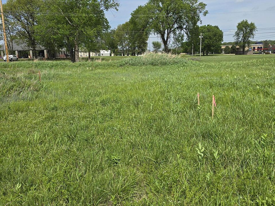 2nd image of 303 W 21st St