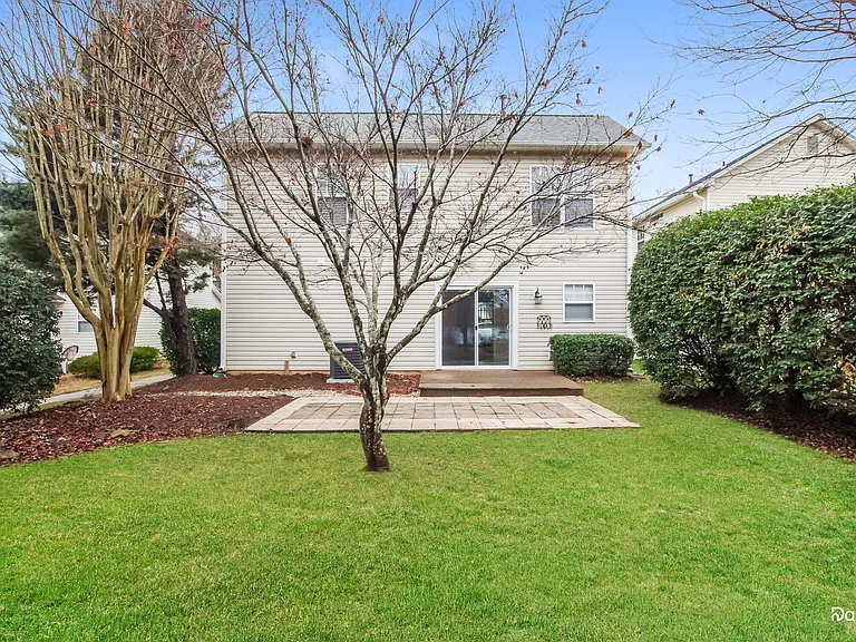 221 Amir Cir — Photo 15