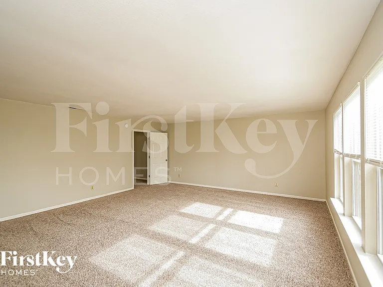 4260 Arches Ct — Photo 10