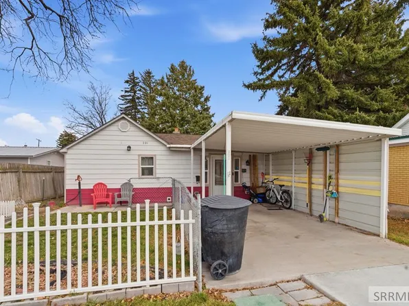 221 S Holmes Ave, Shelley, ID 83274