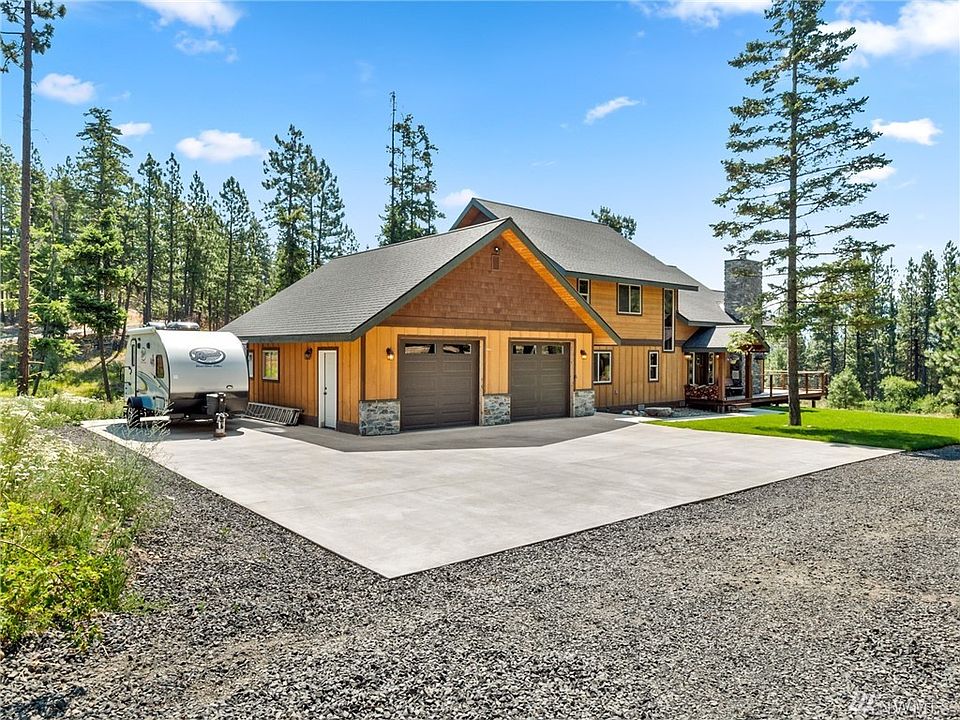 Welcome Home to 670 Owl Ridge Drive!