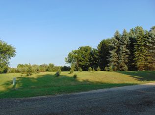 4976 Houghton Dr, Pinckney, MI 48169