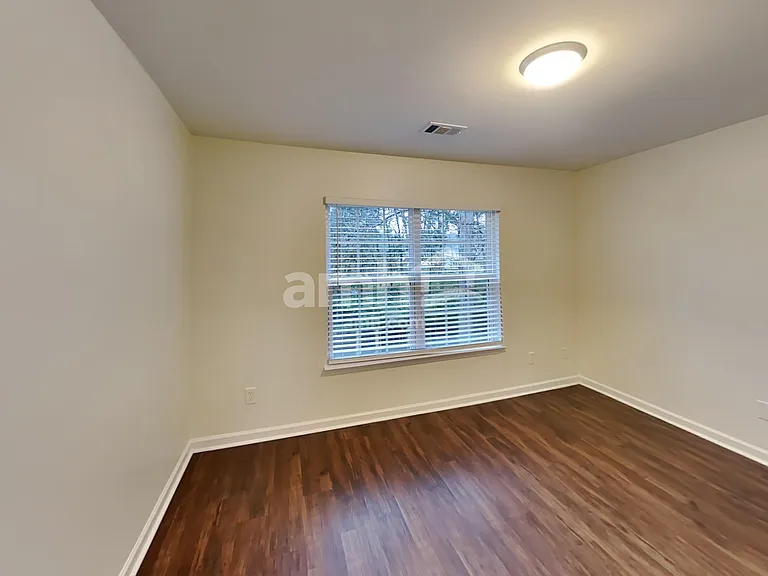 710 Norwood Ct — Photo 13