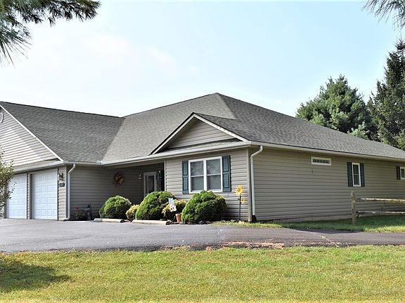 3rd image of 207 Fairway Villa Dr