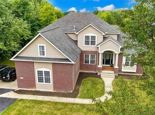 2201 E Social Row Rd, Dayton, OH 45458