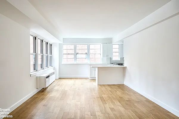 1st image of 120 E 36th St APT 10B