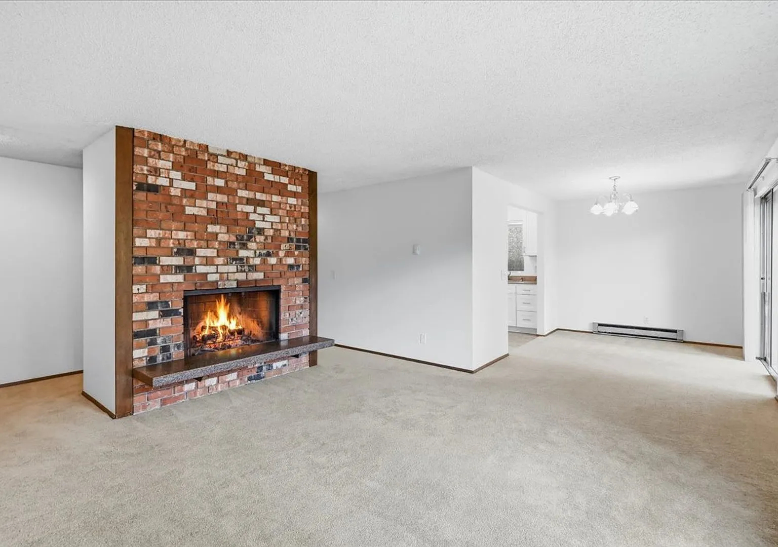19433 28th Avenue NE — Photo 3