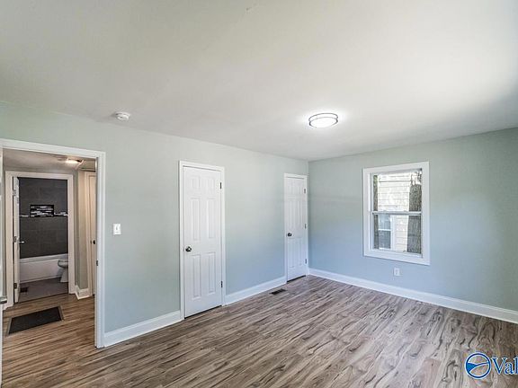 5th image of 2523 Roland Rd SW